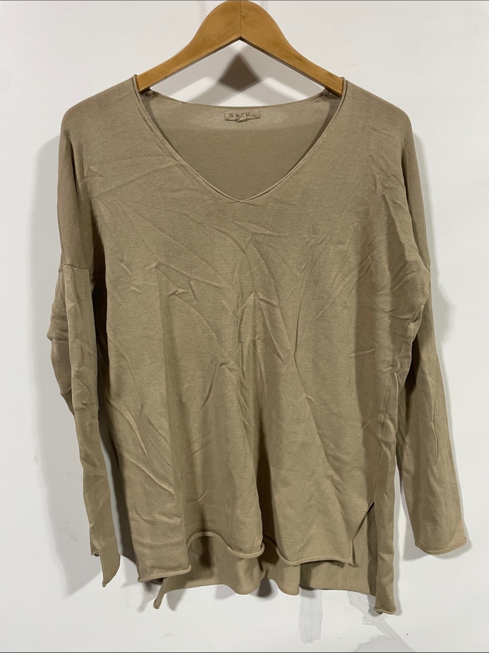 It is well LA Lightweight V-Neck Long-Sleeve Top in Taupe